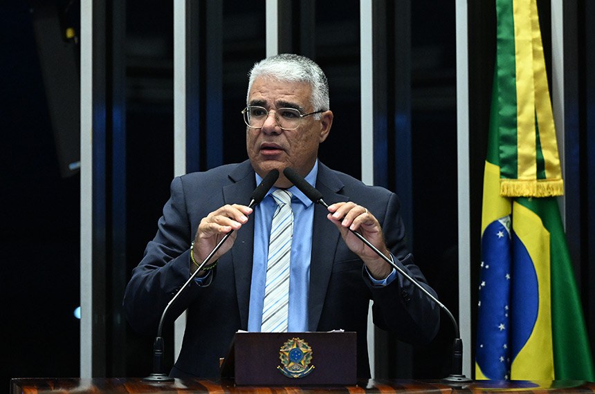 Senador Eduardo Girão (Novo-CE) em discurso à tribuna.