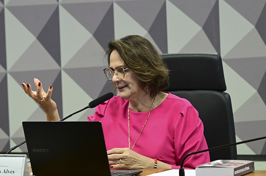 Mesa: 
presidente da CDH, senadora Damares Alves (Republicanos-DF).
