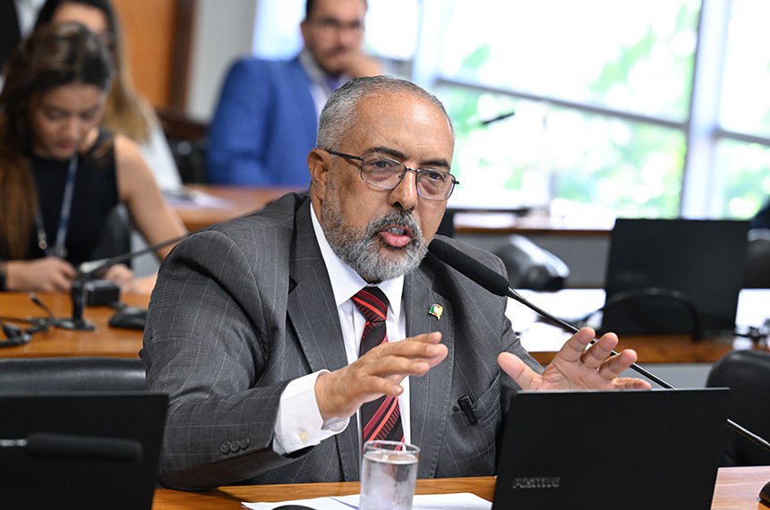 Bancada:
senador Paulo Paim (PT-RS), em pronunciamento.