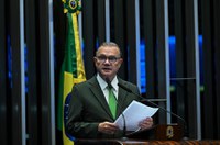 Wellington celebra aprovação do Sistema Nacional de Educação