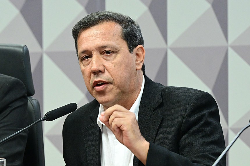 Presidente do Sindicato Nacional dos Aposentados, Pensionistas e Idosos da Força Sindical (Sindnapi), Milton Baptista de Souza Filho em pronunciamento à mesa.