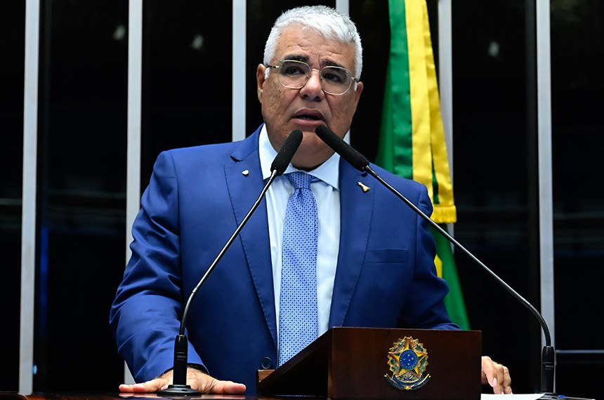 Em discurso, à tribuna, senador Eduardo Girão (Novo-CE).