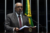 Paim defende redução da jornada de trabalho sem corte salarial