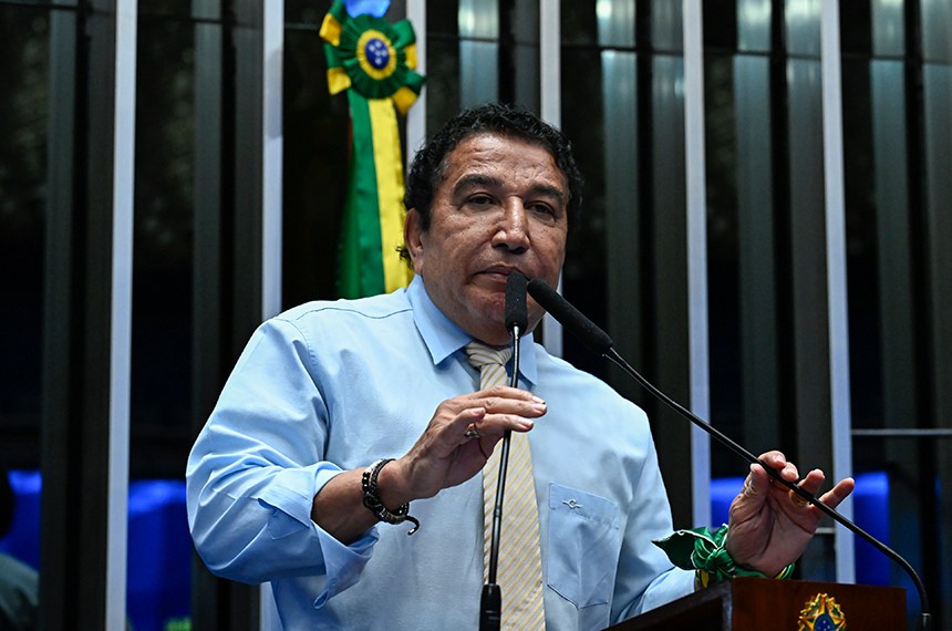 Em discurso, à tribuna, senador Magno Malta (PL-ES).