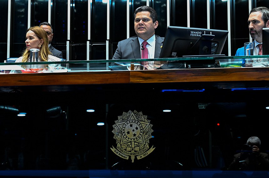 Mesa: 
1ª secretária da Mesa do Senado Federal, senadora Daniella Ribeiro (PP-PB); 
presidente do Senado Federal, senador Davi Alcolumbre (União-AP); 
secretário-geral da Mesa do Senado Federal, Danilo Augusto Barboza de Aguiar.