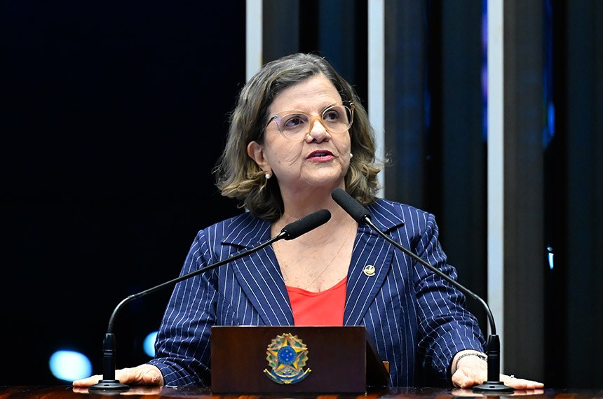 À tribuna, em discurso, senadora Teresa Leitão (PT-PE). 