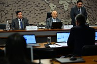 CCT aprova outorgas a 12 emissoras de rádio em quatro estados