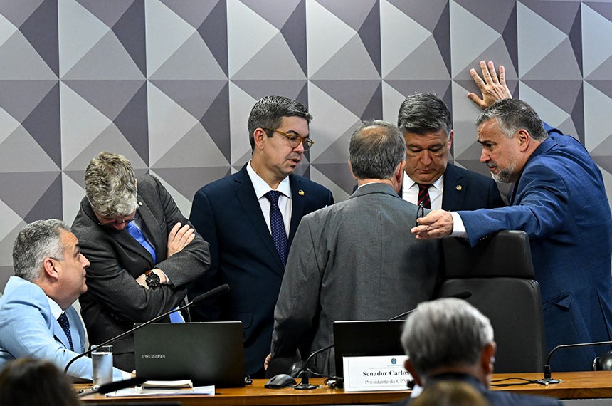 Mesa: 
relator da CPMI - INSS, deputado Alfredo Gaspar (União-AL); 
deputado Marcel van Hattem (Novo-RS);
senador Randolfe Rodrigues (PT-AP); 
senador Rogerio Marinho (PL-RN);
presidente da CPMI - INSS, senador Carlos Viana (Podemos-MG);
deputado Paulo Pimenta (PT-RS).