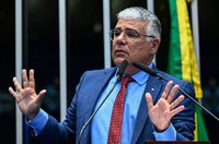 Girão condena gastos do governo e quer barrar 'gabinete paralelo da Janja'