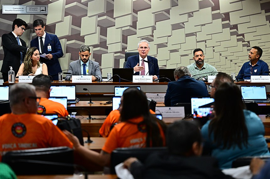 Mesa: 
Zuila Acioly Marques Leite; 
Tiago Bitencourt Neves; 
presidente da CAE, senador Renan Calheiros (MDB-AL), conduz audiência;
Claudionor Vieira do Nascimento;
Jadiel de Araujo Santos.