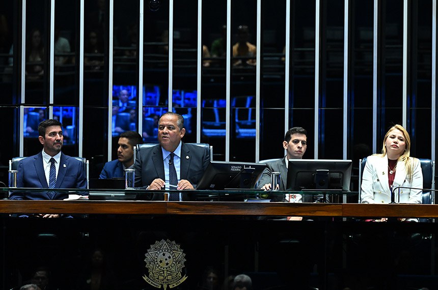 Mesa: 
reitor da Universidade Estadual de Tocantins (Unitins), Augusto Rezende; 
presidente e requerente desta sessão, senador Eduardo Gomes (PL-TO);
secretário desta sessão;
vice-reitora da Universidade Estadual de Tocantins (Unitins), Darlane Teixeira.