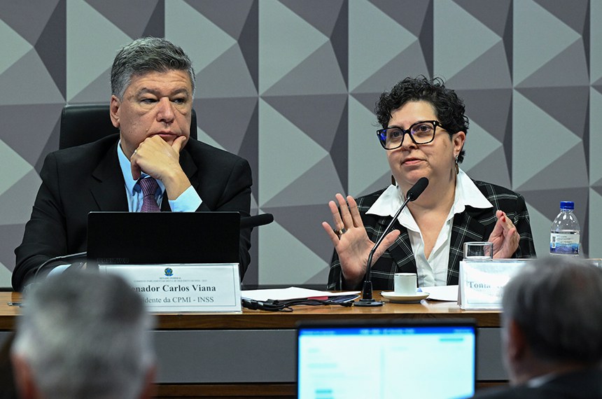 Mesa: 
presidente da CPMI - INSS, senador Carlos Viana (Podemos-MG); 
ex-integrante do Conselho Nacional de Previdência Social (CNPS), Tonia Andrea Inocentini Galleti, em pronuciamento.