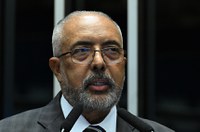 Paim faz balanço de seus 40 anos no Congresso