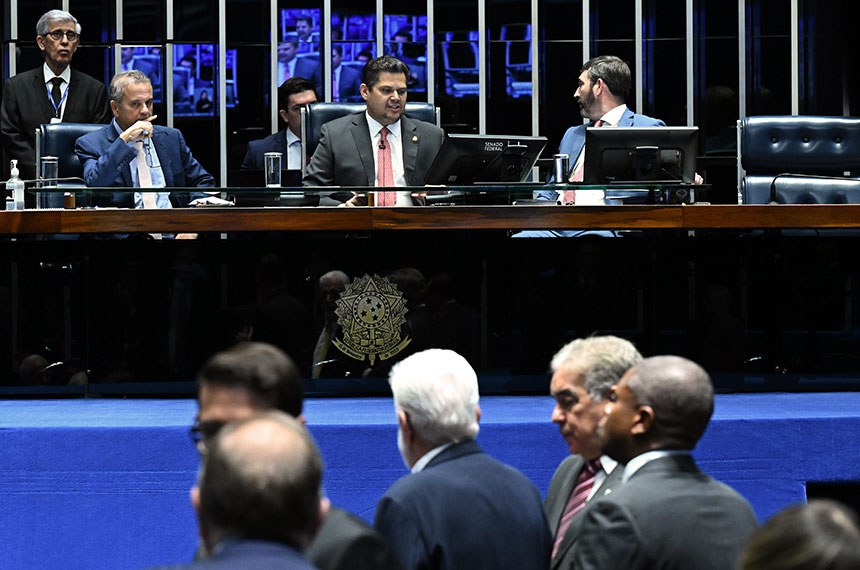 Mesa: 
senador Rogerio Marinho (PL-RN); 
presidente do Senado Federal, senador Davi Alcolumbre (União-AP); 
secretário-geral da Mesa do Senado Federal, Danilo Augusto Barboza de Aguiar. 