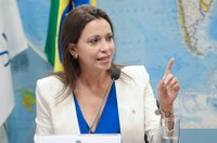 Senado aprova voto de aplauso para agraciada com Prêmio Nobel da Paz