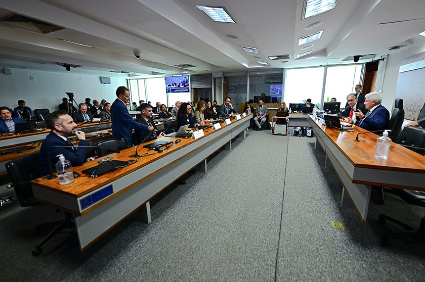 Bancada:
diretor do Centro de Gestão e Estudos Estratégicos (CGEE), Caetano Penna; 
coordenadora do Núcleo de Inteligência Artificial do Serviço Brasileiro de Apoio às Micro e Pequenas Empresas (Sebrae Nacional), Dalila Machado;
secretária de Informação e Saúde Digital do Ministério da Saúde (MS), Ana Estela Haddad; 
analista em Ciência e Tecnologia do Laboratório Nacional de Computação Científica (LNCC), Márcia Aparecida Almeida Pereira; 
diretor de Informações Estratégicas e Inovação do Ministério da Educação (MEC), Fernando de Barros Filgueiras.
