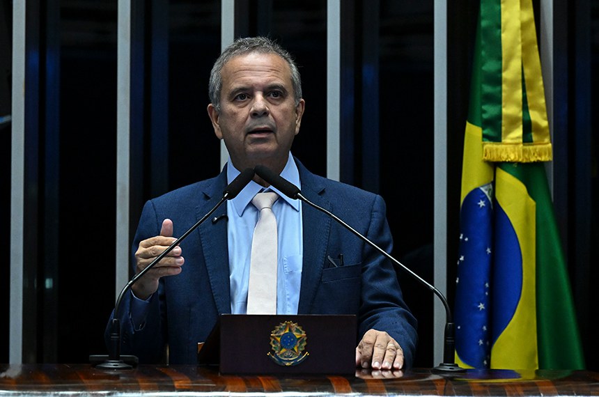 Em discurso, à tribuna, senador Rogerio Marinho (PL-RN).
