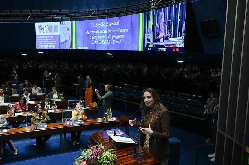 Em discurso, à tribuna, presidente e requerente desta sessão, procuradora da Mulher no Senado, senadora Augusta Brito (PT-CE).