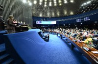 Senado lança 'Zap Delas', ferramenta de combate à violência política de gênero