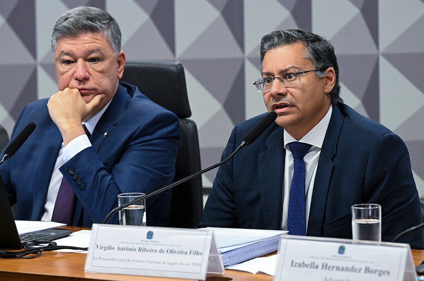 Mesa: 
presidente da CPMI - INSS, senador Carlos Viana (Podemos-MG); 
ex-procurador-geral do Instituto Nacional do Seguro Social (INSS), Virgílio Antônio Ribeiro de Oliveira Filho.