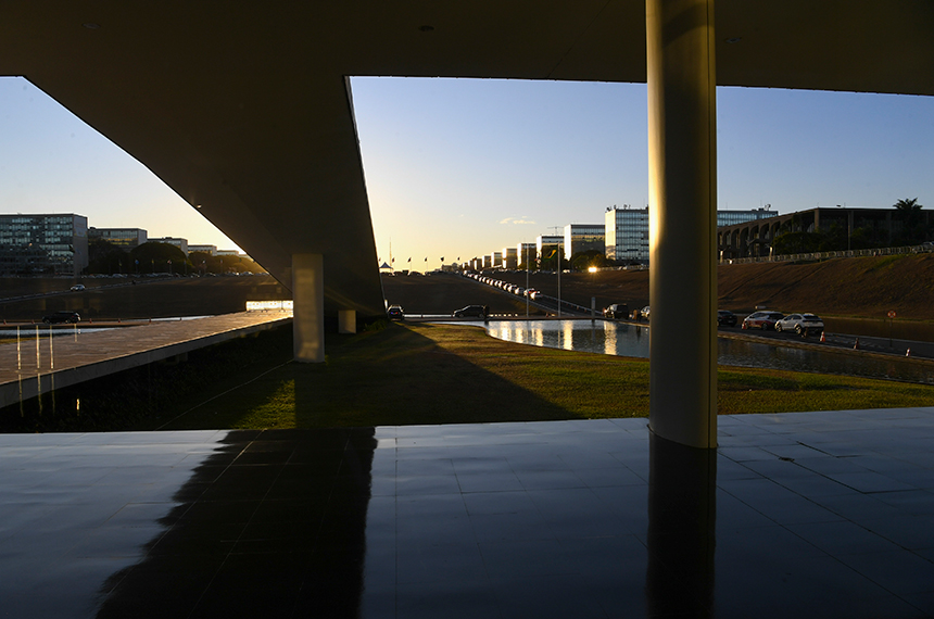 Governo precisa de R$ 27 bi para cumprir meta, afirma IFI — Senado Notícias