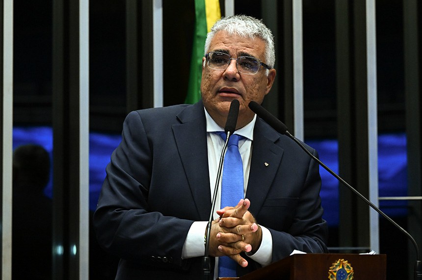 Em discurso, à tribuna, senador Eduardo Girão (Novo-CE).