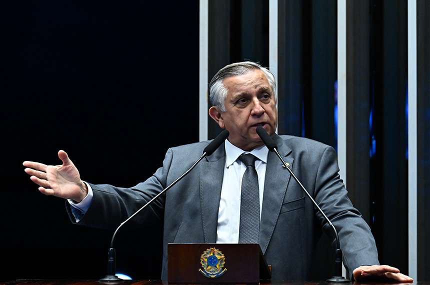 Izalci Lucas lamenta comando governista na CPI do Crime Organizado — Senado Notícias