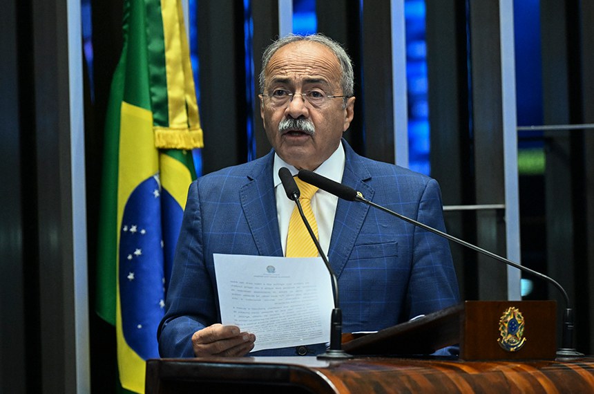 Em discurso, à tribuna, senador Chico Rodrigues (PSB-RR).