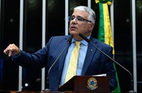 Girão diz que Moraes atua como político na crise de segurança do Rio