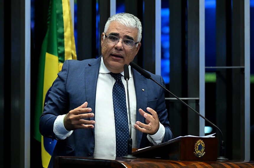 Em discurso, à tribuna, senador Eduardo Girão (Novo-CE).