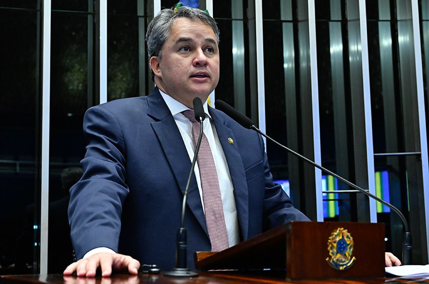 Efraim Filho discursou na sessão, classificando a UFPB como um