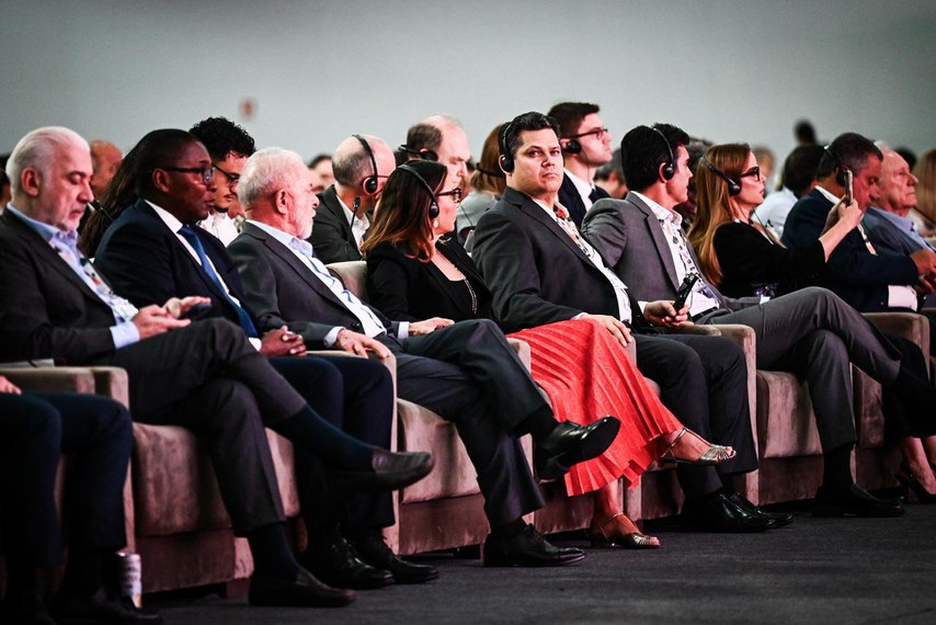 De volta a Belém (PA), desta vez para a abertura da 30ª Conferência do Clima da ONU (COP30), o presidente do Congresso Nacional e do Senado Federal, Davi Alcolumbre (União-AP), afirmou, nesta segunda-feira (10), que o Brasil tem contribuído de forma efetiva para a proteção do meio ambiente. Ele citou o caso de seu estado, o Amapá, considerado líder nacional em preservação ambiental e pioneiro em projetos que aliam desenvolvimento socioeconômico e cuidado com a natureza.