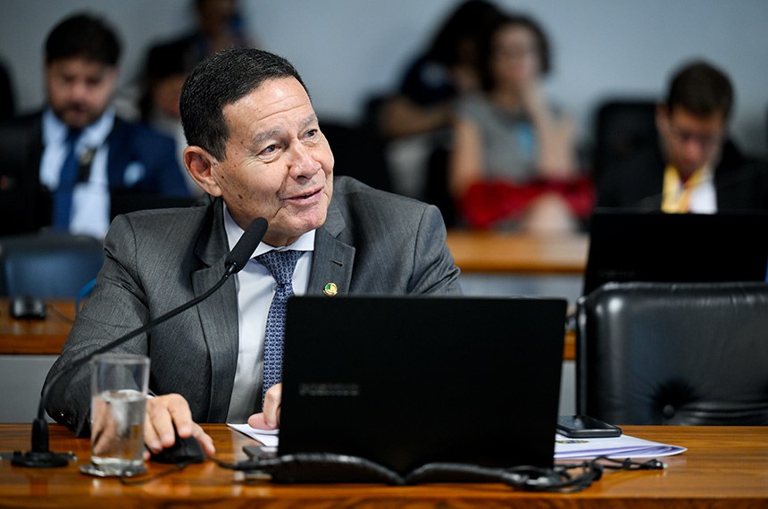 Em pronunciamento, à bancada, relator ad hoc da MSF 68/2025, senador Hamilton Mourão (Republicanos-RS).
