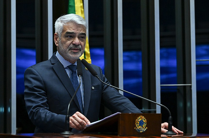 Em discurso, à tribuna, senador Humberto Costa (PT-PE).