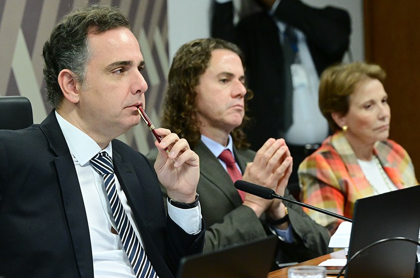 Rodrigo Pacheco, Veneziano Vital do Rêgo e Tereza Cristina ouvem as críticas ao PL 4/2025 - Foto: Geraldo Magela/Agência Senado