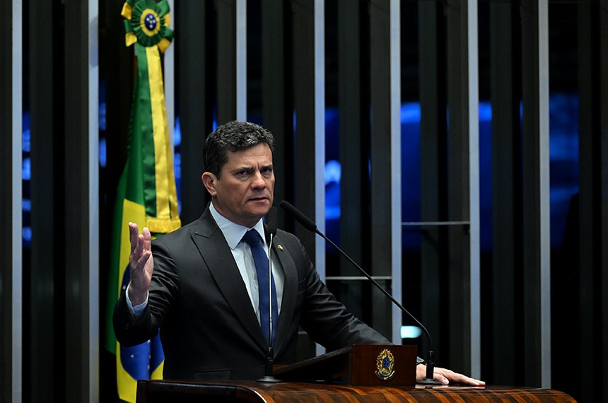 À tribuna, em discurso, senador Sergio Moro (União-PR). 