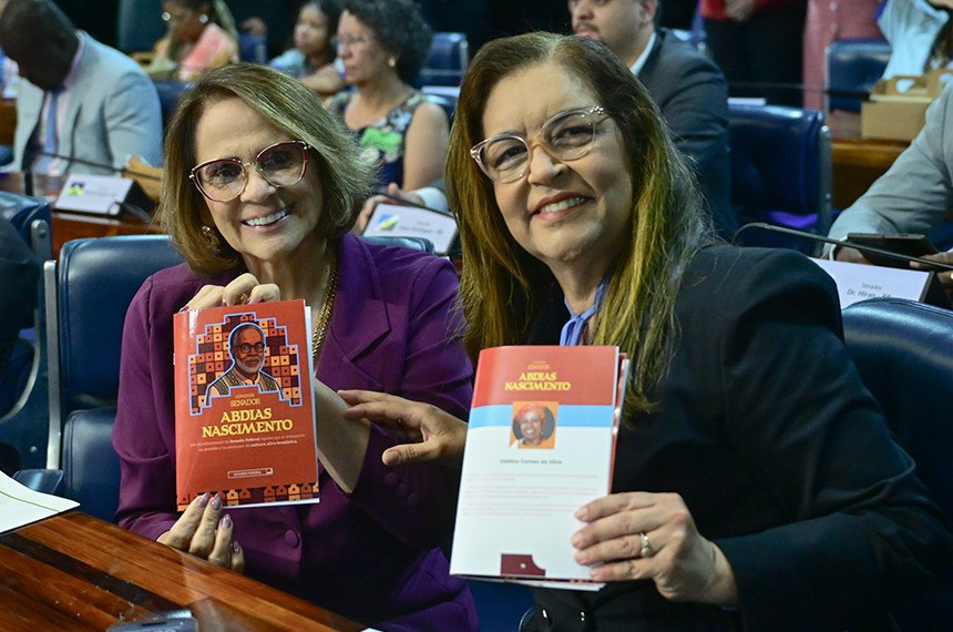 Damares Alves e Dra. Eudócia participaram da sessão solene de entrega da Comenda Senador Abdias Nascimento - Foto: Geraldo Magela/Agência Senado