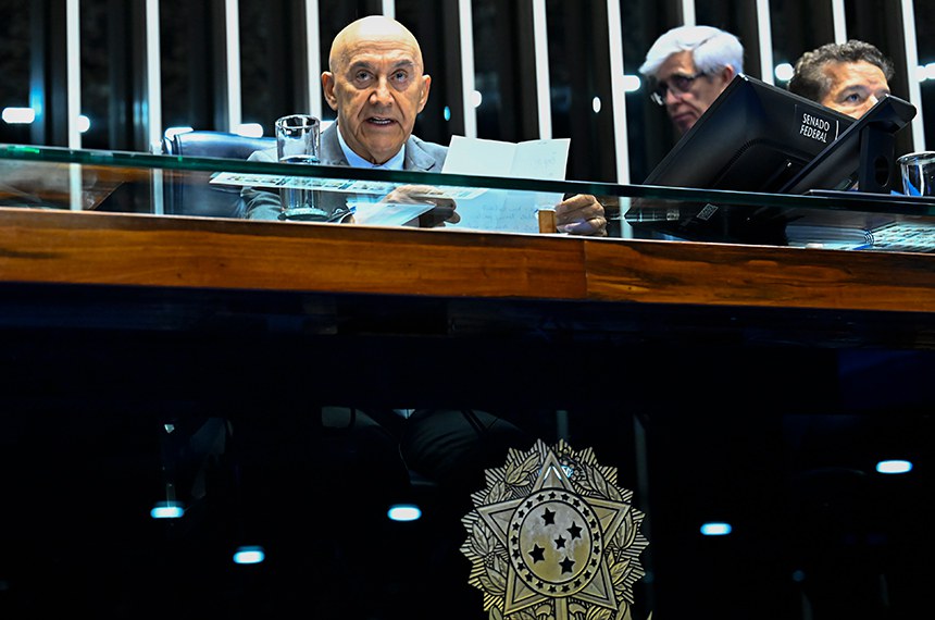 Mesa: 
2º secretário da Mesa do Senado Federal, senador Confúcio Moura (MDB-RO); 
secretário-geral adjunto da Mesa do Senado Federal, José Roberto Leite de Matos.