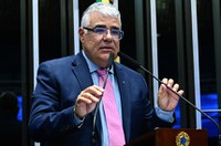 Girão aponta lobby e diz que governo Lula favorece laboratório