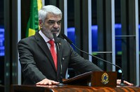 Humberto Costa destaca isenção de IR para quem ganha até R$ 5 mil