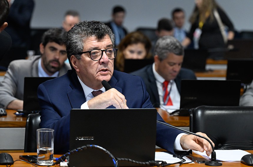 Em pronunciamento, à bancada, relator da MSF 28/2024,  senador Fernando Farias (MDB-AL).