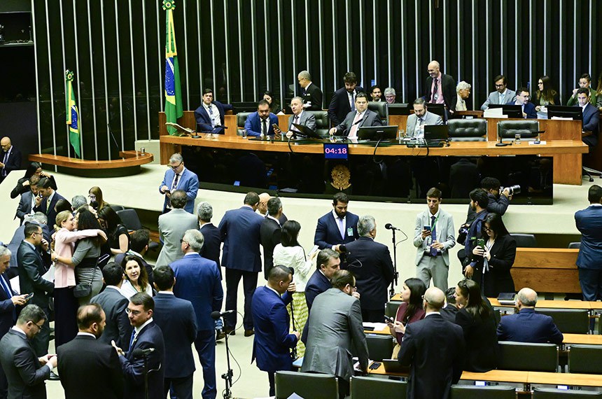 Mesa: 
governador do Rio de Janeiro, Cláudio Castro;
deputado Aguinaldo Ribeiro (PP-PB);
presidente do Senado Federal, senador Davi Alcolumbre (União-AP); 
secretário-geral da Mesa do Senado Federal, Danilo Augusto Barboza de Aguiar.