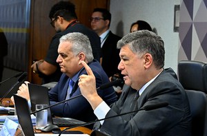Mesa: 
relator da CPMI - INSS, deputado Alfredo Gaspar (União-AL); 
presidente da CPMI - INSS, senador Carlos Viana (Podemos-MG).