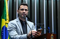 Cleitinho defende Michelle em polêmica sobre aliança do PL e pede união da direita