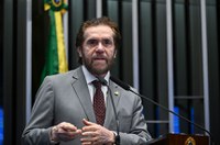 Plínio Valério critica decisão de Gilmar Mendes sobre impeachment