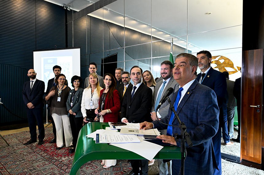 Participam:
Túlio Leal; 
Diego Benedetti;
Marcos Kleber Felix;
Raquel Mesquita; 
Tarciso Dal Maso;
Arthur Leone;
Artur Junqueira.