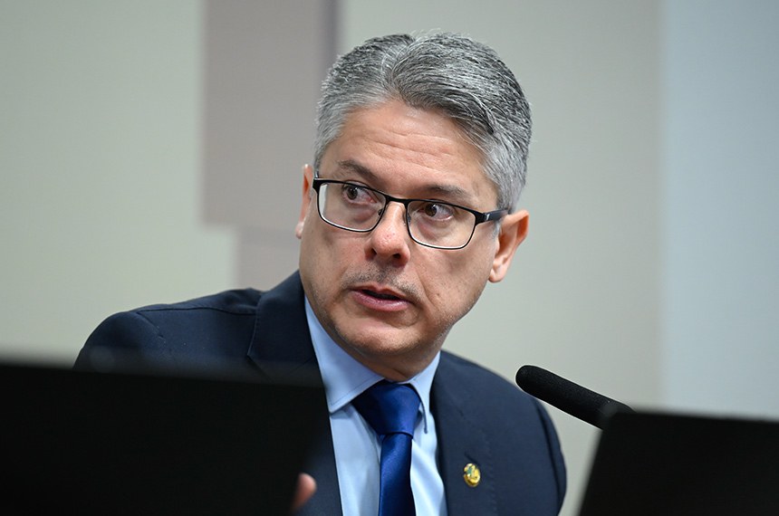 Mesa:
relator da CPICRIME, seador Alessandro Vieira (MDB-SE).