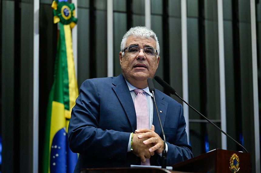 Em discurso, à tribuna, senador Eduardo Girão (Novo-CE).