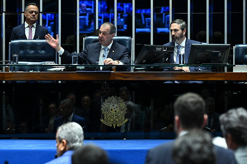 Mesa: 
senador Omar Aziz (PSD-AM) - preside sessão; 
secretário-geral da Mesa do Senado Federal, Danilo Augusto Barboza de Aguiar.