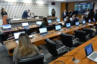 CE aprova inclusão de peixe na alimentação escolar; proposta vai à Câmara